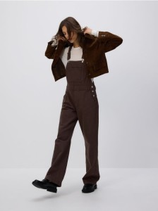 Jeansowe ogrodniczki - brązowy