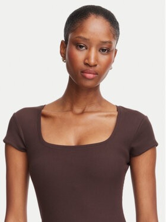 Guess Sukienka codzienna V6YK06 K4696 Brązowy ciemny Regular Fit