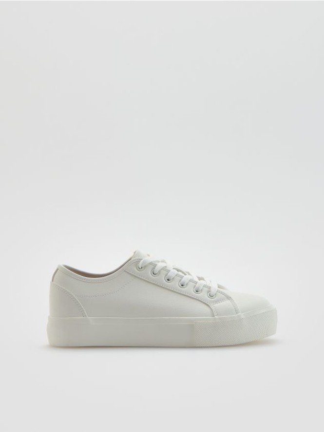 Sneakersy z imitacji skóry - biały