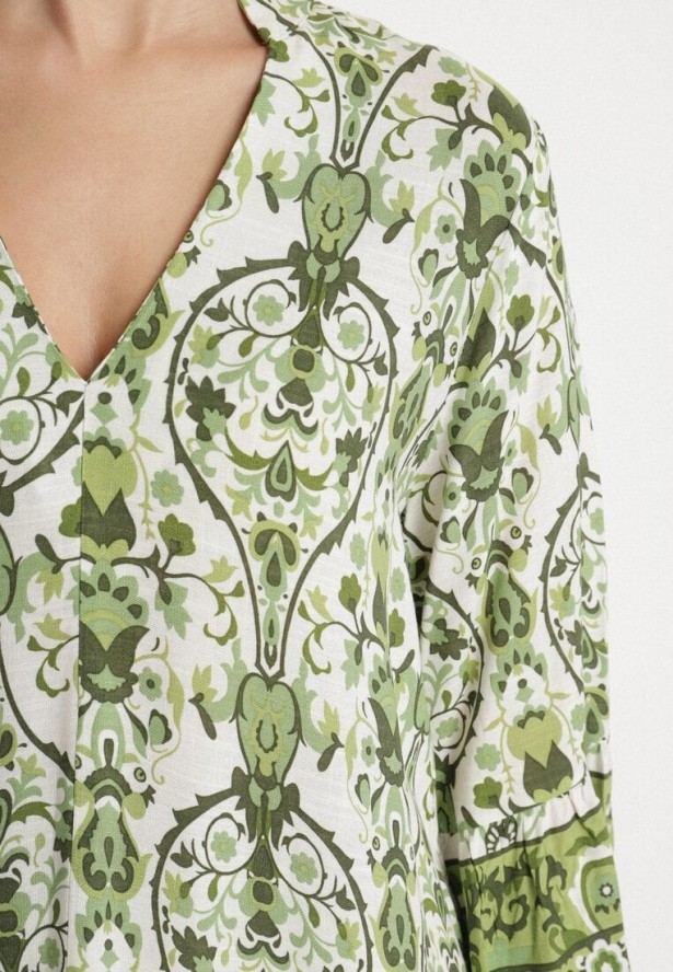 Zielona Rozkloszowana Sukienka z Wiskozą w Ornamentalny Wzór Ravapia