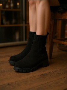 Botki z imitacją zamszu - czarny