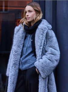 Płaszcz z imitacji futra - jasnoszary