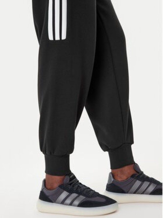 adidas Spodnie dresowe Tiro 3-Stripes JL7488 Czarny Loose Fit