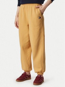 Tommy Jeans Spodnie dresowe Badge DW0DW23536 Beżowy Regular Fit