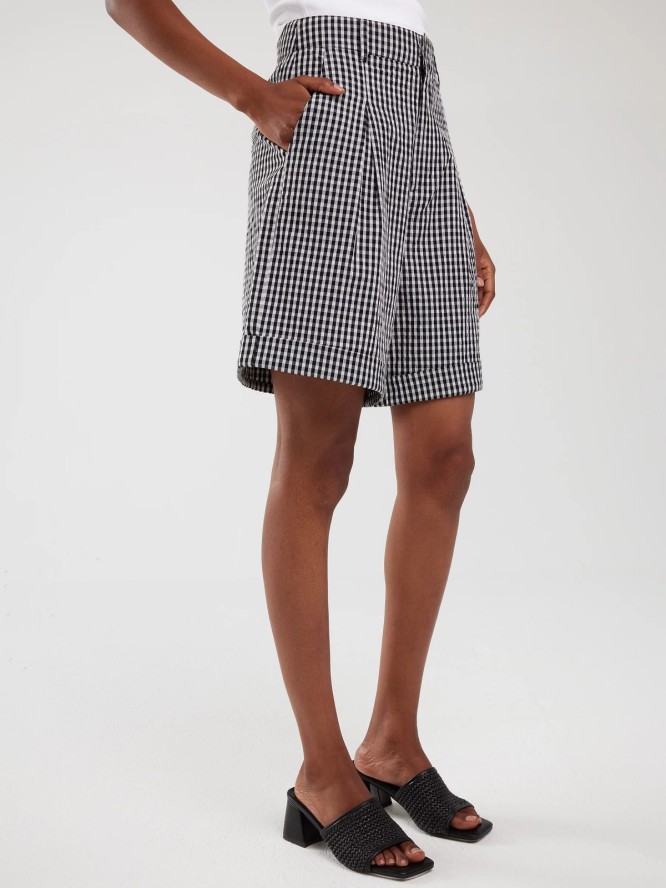 Szorty damskie z wysokim stanem w drobną kratę biało-czarne Pollini 906