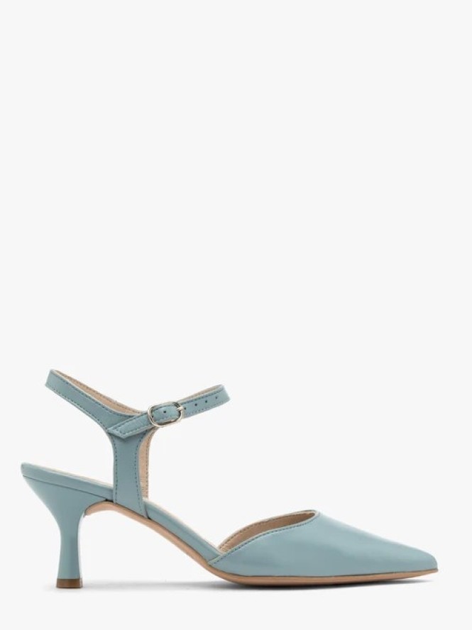 Niebieskie czółenka na lakierowanym obcasie