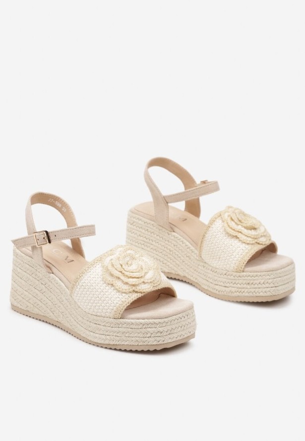 Beżowe Sandały na Koturnie z Plecionką i Kwiatem 3D Falavina