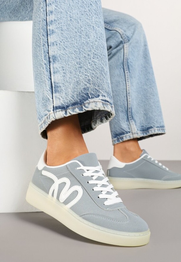 Niebieskie Sneakersy Kultowe Tenisówki Zdobione Abstrakcyjną Aplikacją Fendiva