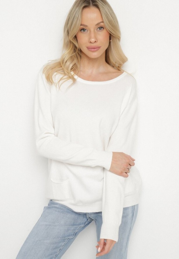 Biały Sweter z Kaszmirem i Ozdobnymi Kieszeniami Sanarea