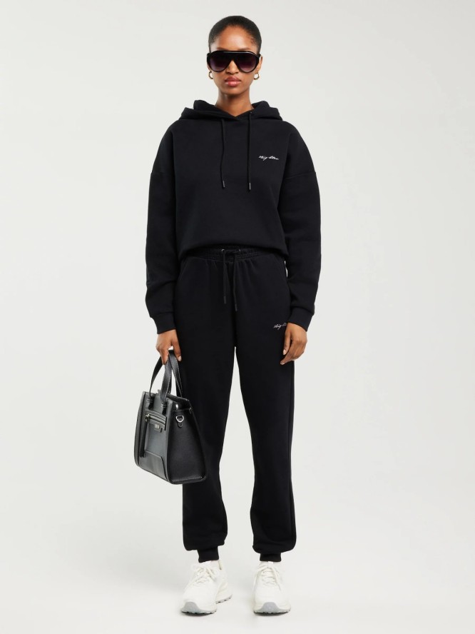 Spodnie damskie dresowe czarne Foxie 906/ Megan 906