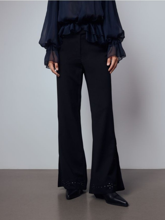 Spodnie z dekoracyjnym wykończeniem - czarny