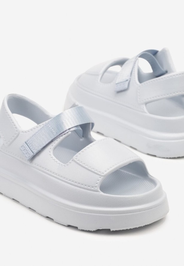 Jasnoniebieskie Piankowe Sandały na Grubej Podeszwie z Zapięciem na Rzep Rosaloria