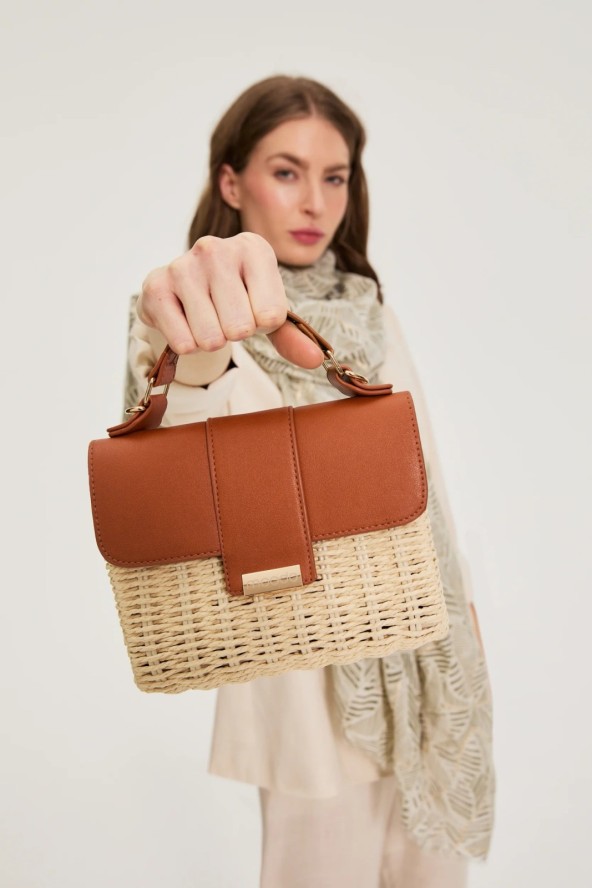 Mała słomkowa torebka beżowa