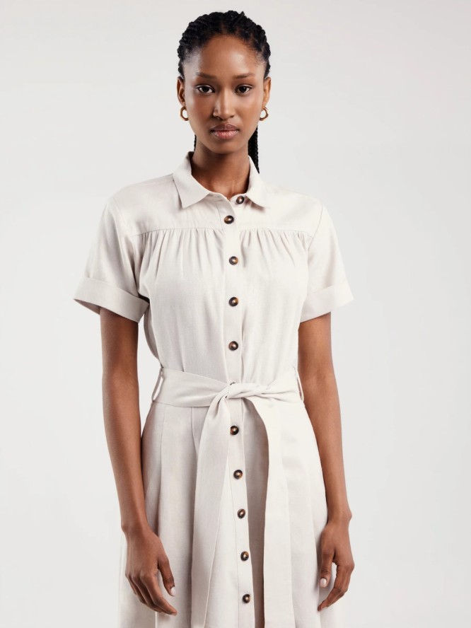 Sukienka damska midi lniana z wiązaniem w pasie beżowa Okire 800