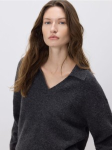 Sweter z kołnierzykiem - ciemnoszary