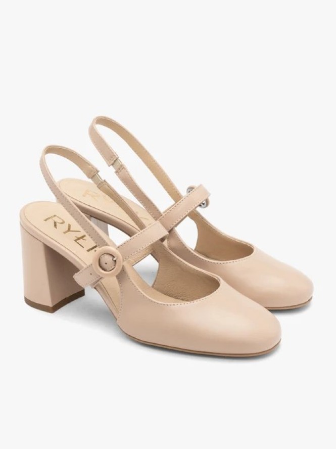 Beżowe czółenka typu slingback