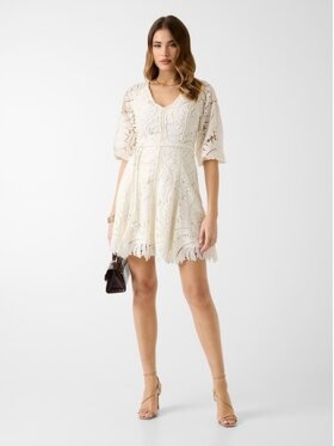 Guess Sukienka codzienna 181239 Biały Classic Fit