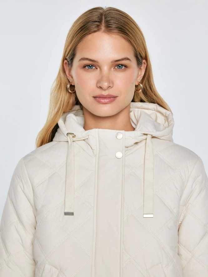 Kurtka damska pikowana z kapturem kremowa Wynterina 103
