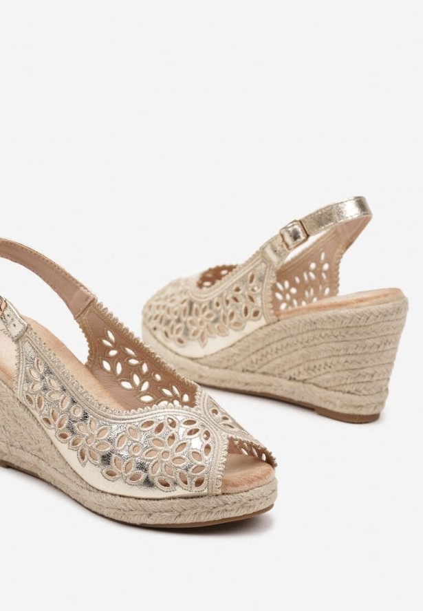Złote Ażurowe Sandały na Plecionym Koturnie Zalinea