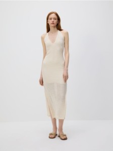 Sukienka w ażurowy wzór - złamana biel