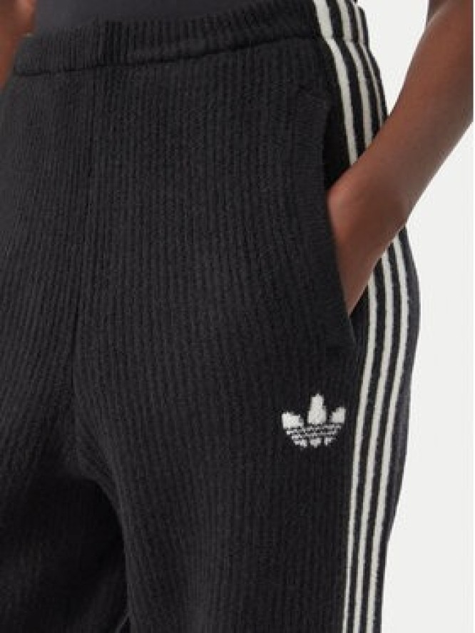 adidas Spodnie dresowe Adiluna Season 2 X Jennie Knitted Loose Joggers LD8918 Czarny Relaxed Fit