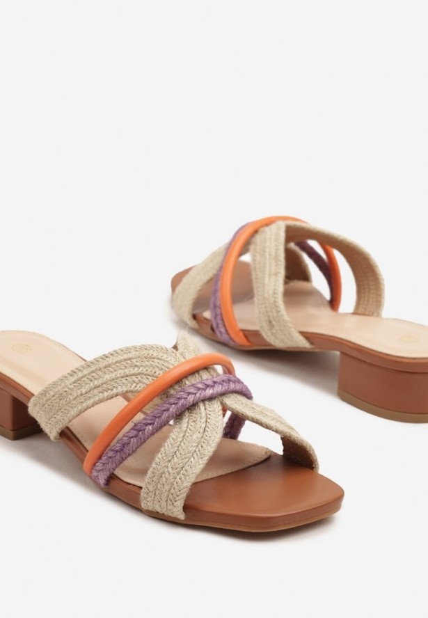 Brązowe Klapki na Obcasie z Plecionymi Paskami Sonalithis