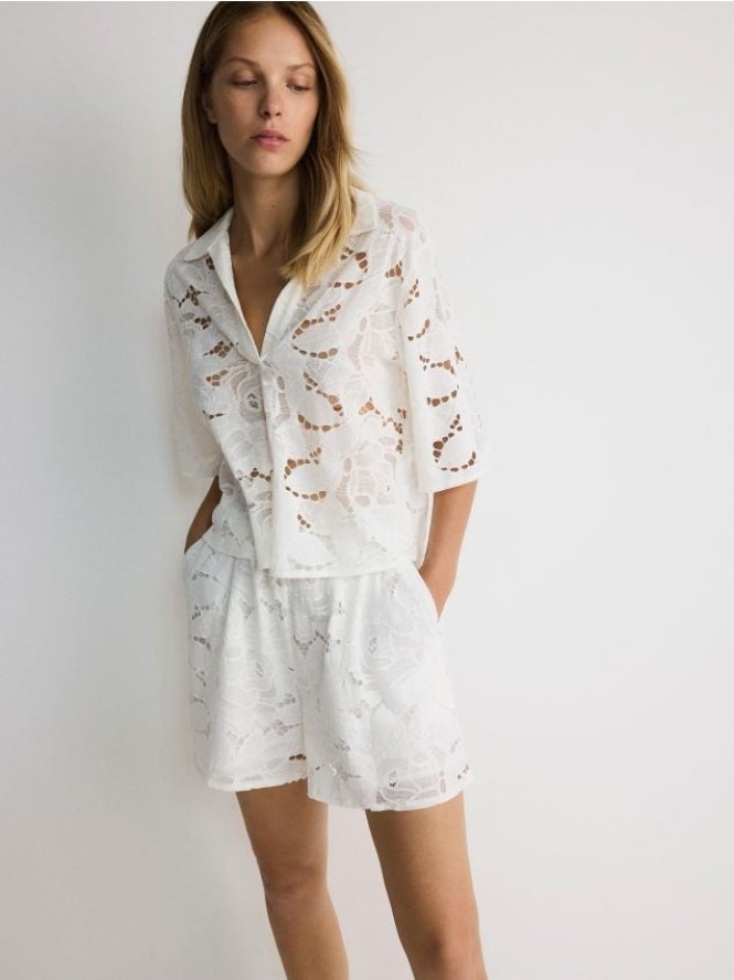 Koronkowe szorty z bawełny - złamana biel