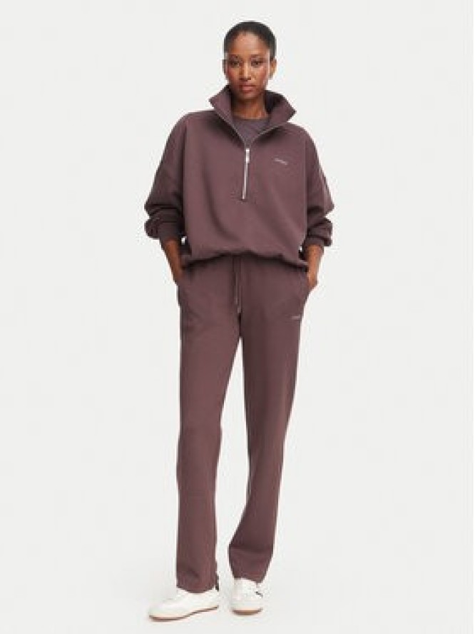 Guess Spodnie dresowe V6YB25 K4803 Brązowy Regular Fit