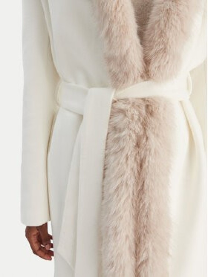 Rinascimento Płaszcz zimowy CFC0126714003 Écru Regular Fit