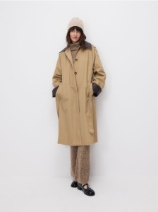 Trencz z kontrastowymi wykończeniami - beżowy