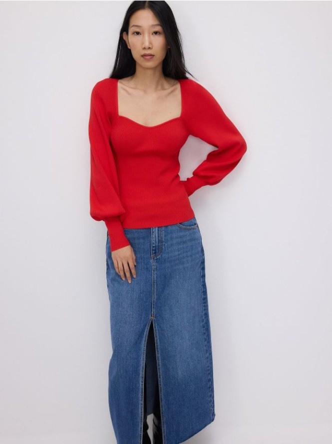 Sweter z bufiastymi rękawami - czerwony