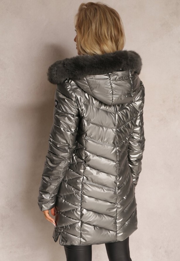 Srebrna Ocieplona Kurtka Pikowana z Kapturem i Futrzanym Kołnierzem Varella