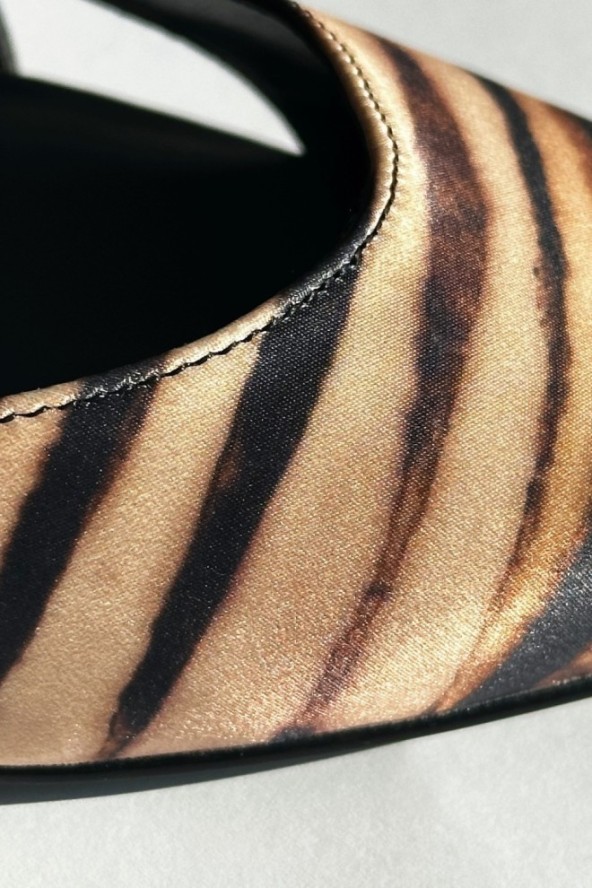 JUST CAVALLI Czarne damskie sandały Frina, Rozmiar 37