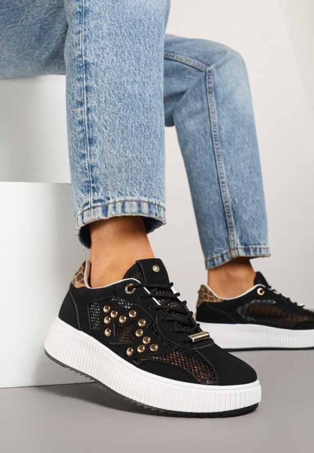 Czarne Sneakersy z Nitami i Gwiazdą Viroti