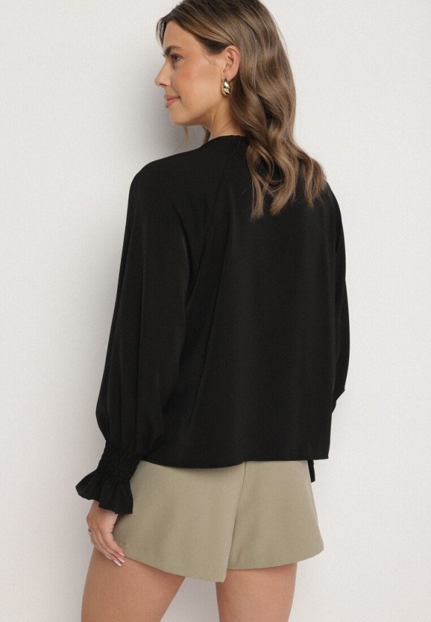 Czarna Bluzka z Ozdobnymi Falbankami Emitta