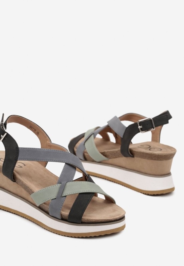 Niebieskie Sandały na Piankowej Podeszwie z Koturnem i Przeplatanymi Paskami Seneviana