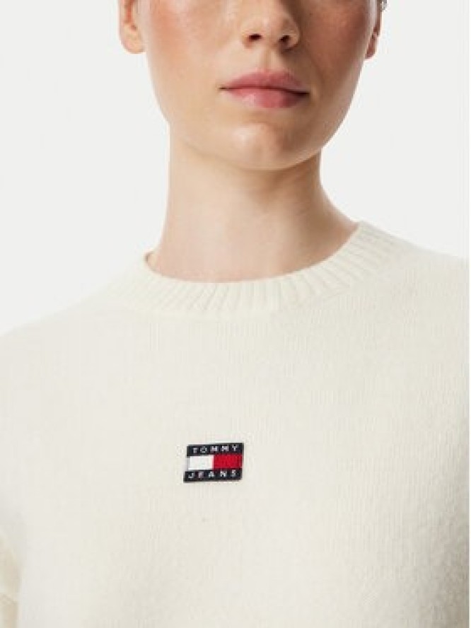Tommy Jeans Sweter Fluffy Badge DW0DW23831 Biały Regular Fit