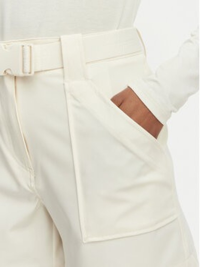 Guess Szorty materiałowe W6GD01 W1415 Kremowy Regular Fit