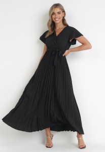 Czarna Elegancka Sukienka Maxi w Plisy z Kopertowym Dekoltem i Wiązaniem Thessi