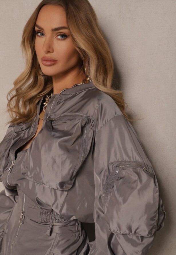 Szary Komplet Kurtka Bomberka z Marszczeniem na Rękawach Spódnica Ozdobiona Kieszeniami Dlisera