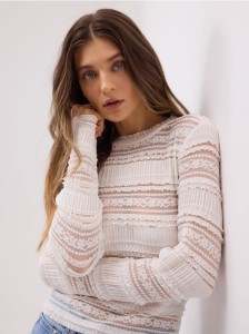 Koronkowy longsleeve - złamana biel