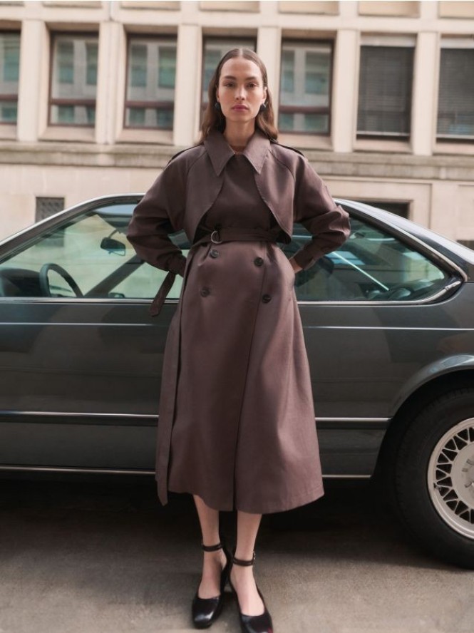 Dwurzędowy trencz z paskiem - brązowy