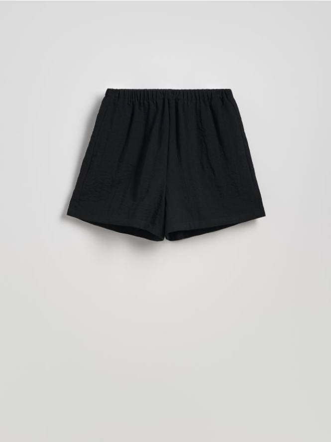 Szorty z wiskozą - czarny
