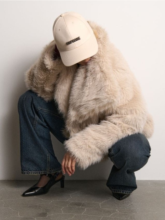 Czapka z daszkiem - kremowy