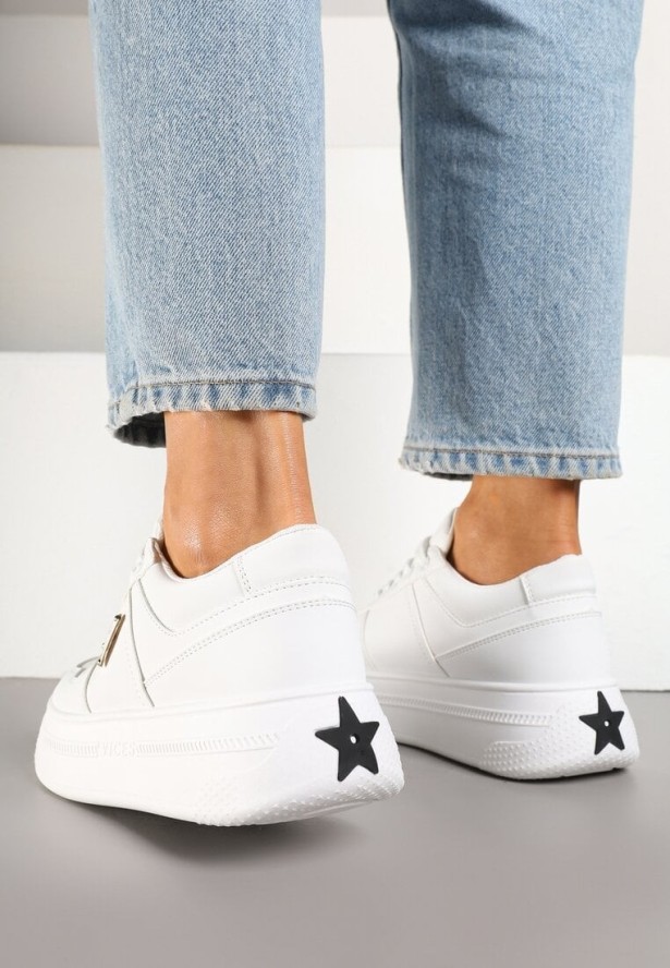 Białe Sneakersy Vices na Grubej Podeszwie z Geometryczną Ozdobą i Perforacją Karvesa