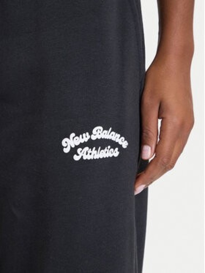 New Balance Spodnie dresowe WP53902 Czarny Relaxed Fit