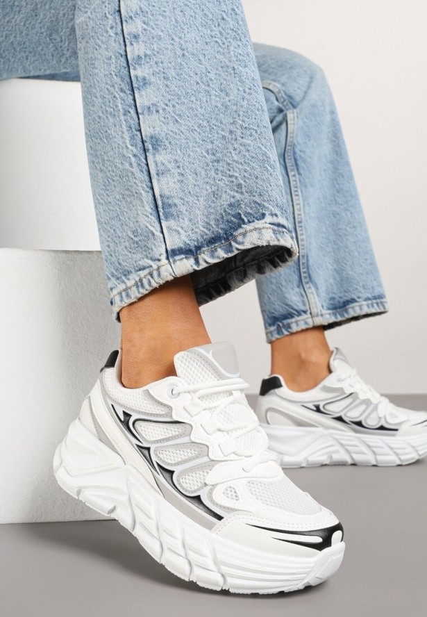 Białe Sneakersy w Streetwearowym Stylu na Grubej Podeszwie z Tłoczeniami Siltewi