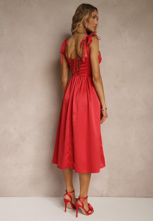 Czerwona Sukienka Vices o Rozkloszowanym Kroju z Wiązanymi Ramiączkami Natirise