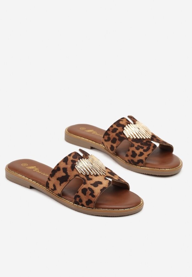 Panterkowe Klapki na Płaskiej Podeszwie z Aplikacją w Kształcie Serca Redesia