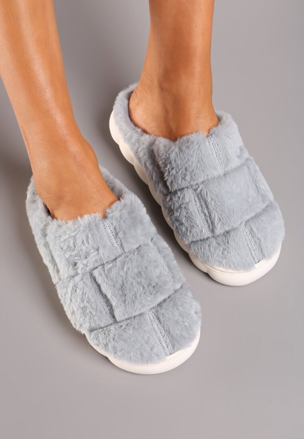 Szare Kapcie na Płaskiej Podeszwie z Futerkiem i Geometrycznym Motywem Naolivia